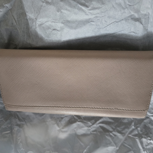 Salvatore Ferragamo Pink Leather Wallet with Bow Accent - Picture 6 of 13